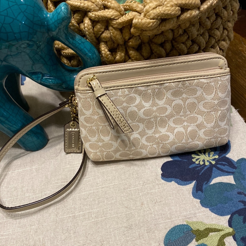 Coach Wristlet in Signature Tan Fabric, NWOT